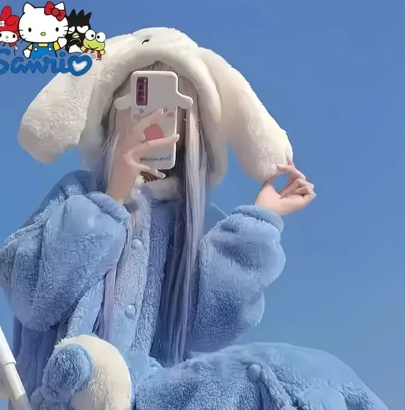 NEW Cinnamon Roll Hooded Robe - Picture 3 of 7